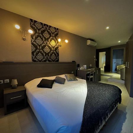 Hotel-Restaurant Des Voyageurs Le Cheylard Eksteriør billede