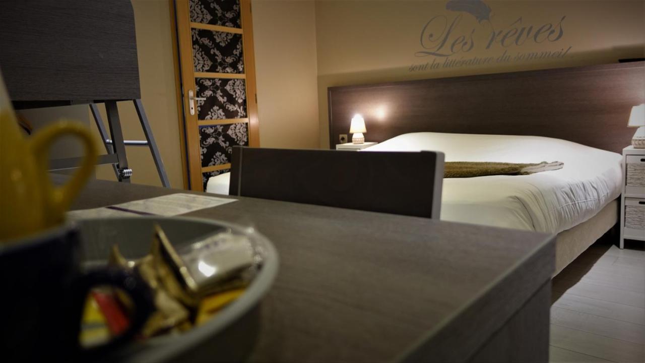 Hotel-Restaurant Des Voyageurs Le Cheylard Eksteriør billede